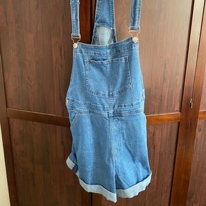 Overall shorts